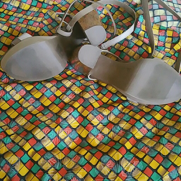 💢SOLD💢    JUST REDUSED!!WOMEN HIGH HEEL NUDE PLATFORM WEDGES - Picture 4 of 4