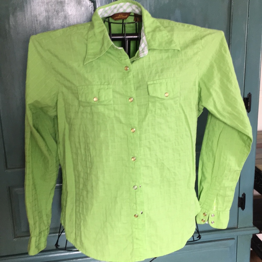 Super cute bright green pearl snap shirt