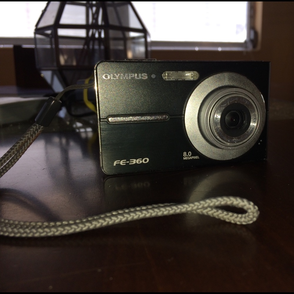 Olympus FE-360 Digital Camera