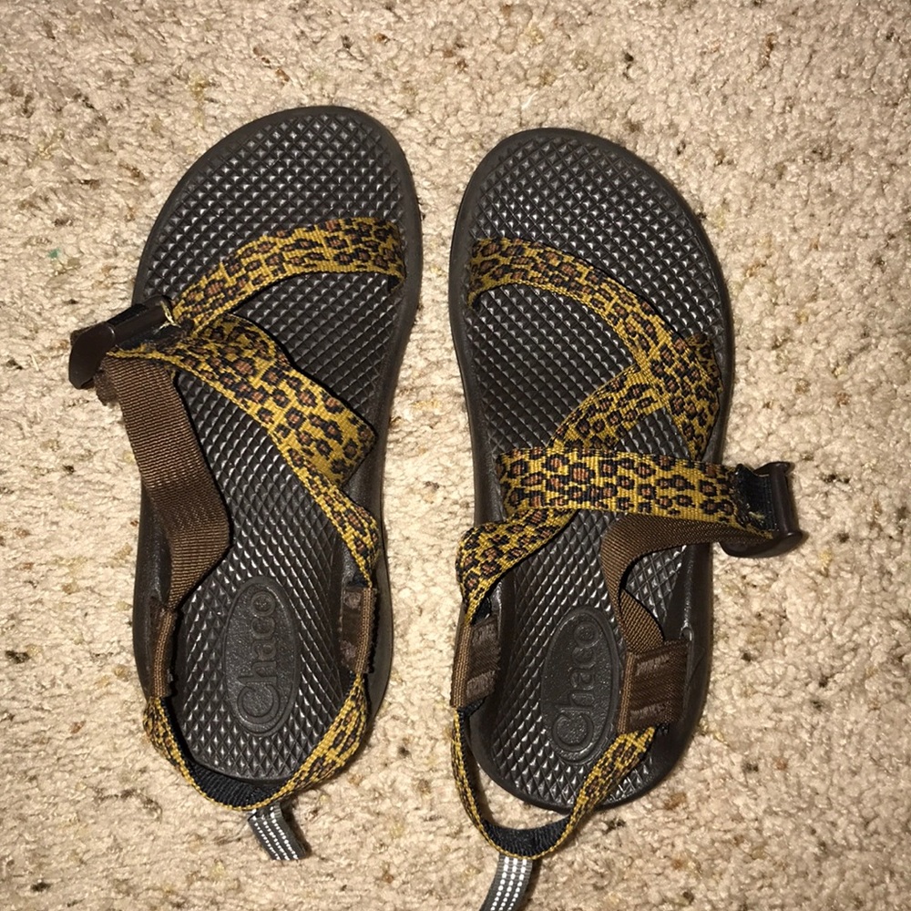 Leopard print girls Chacos size 2