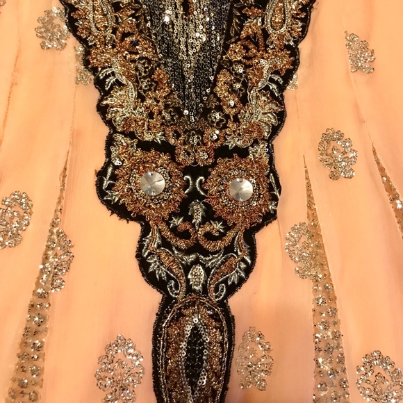 Large Pakistani/ indian/ Bollywood suit/dress - Picture 3 of 6