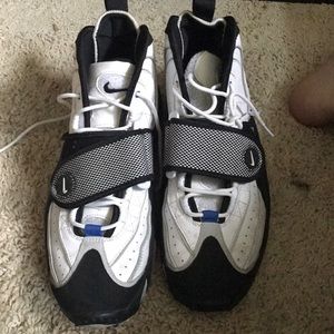 Nike air turf shoes