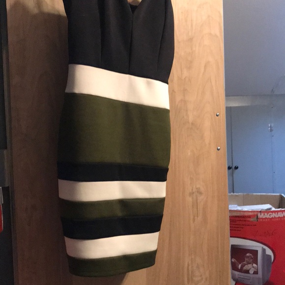 Dress - Picture 2 of 3