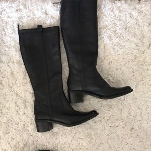 Cabin Klein Black Leather Boots