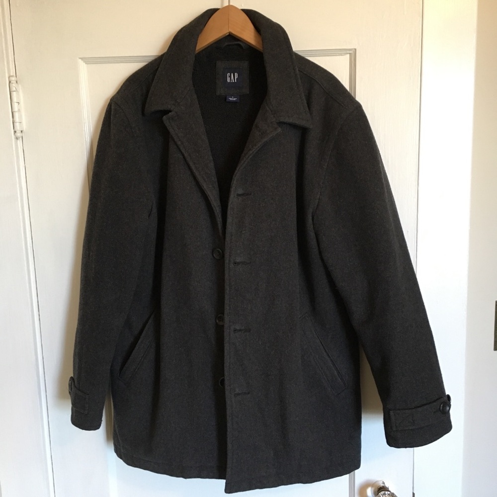 Men’s winter coat by Gap (pea coat), size large