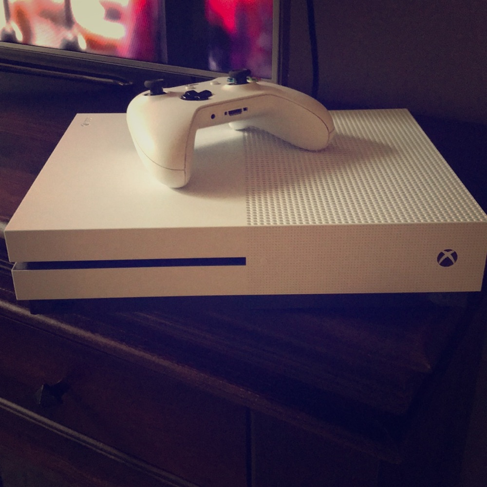 Xbox one s 500gb console