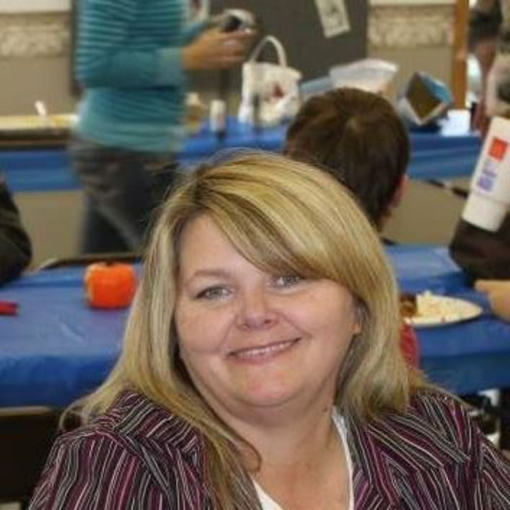 Meet your Posher, Lora