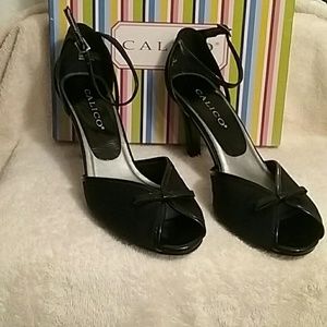 (NEW) Calico Shoes