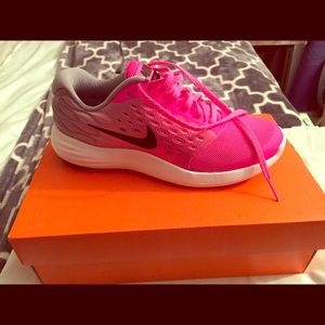 New Nike Lunarstelos