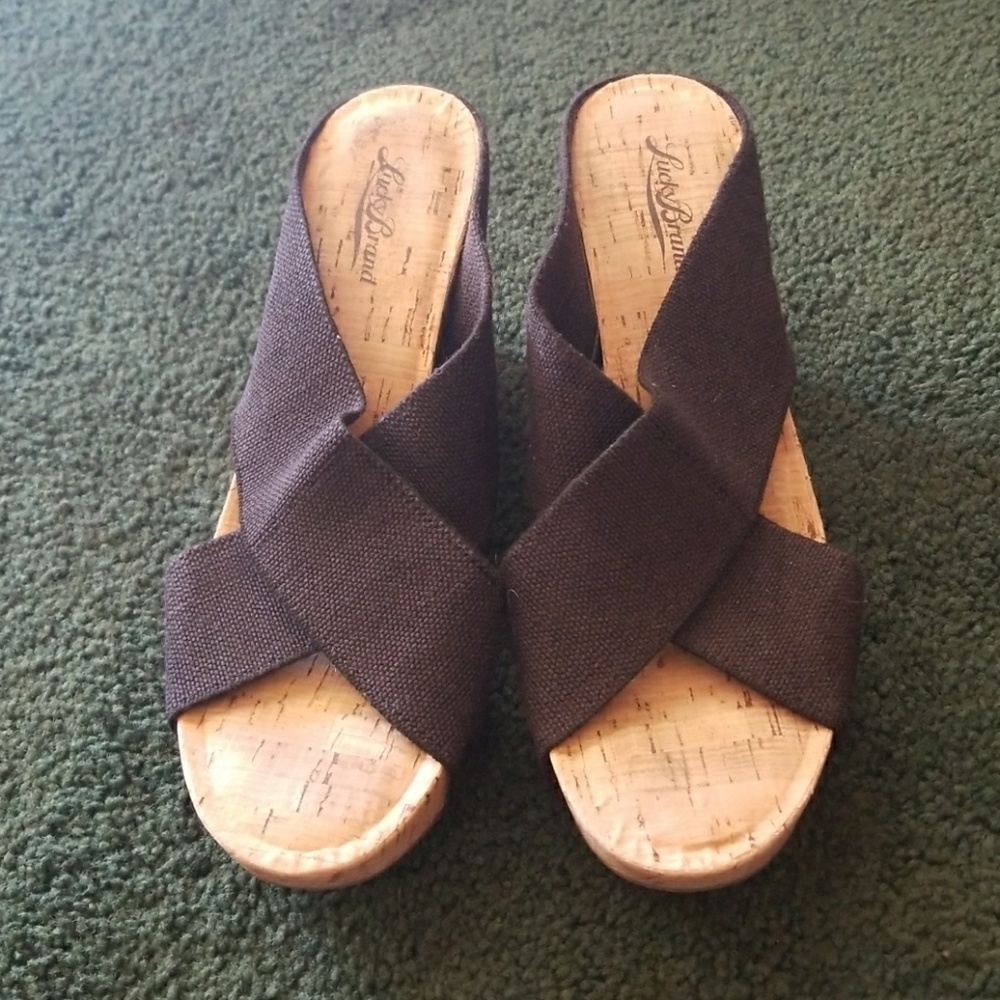 Lucky brand wedge 8.5
