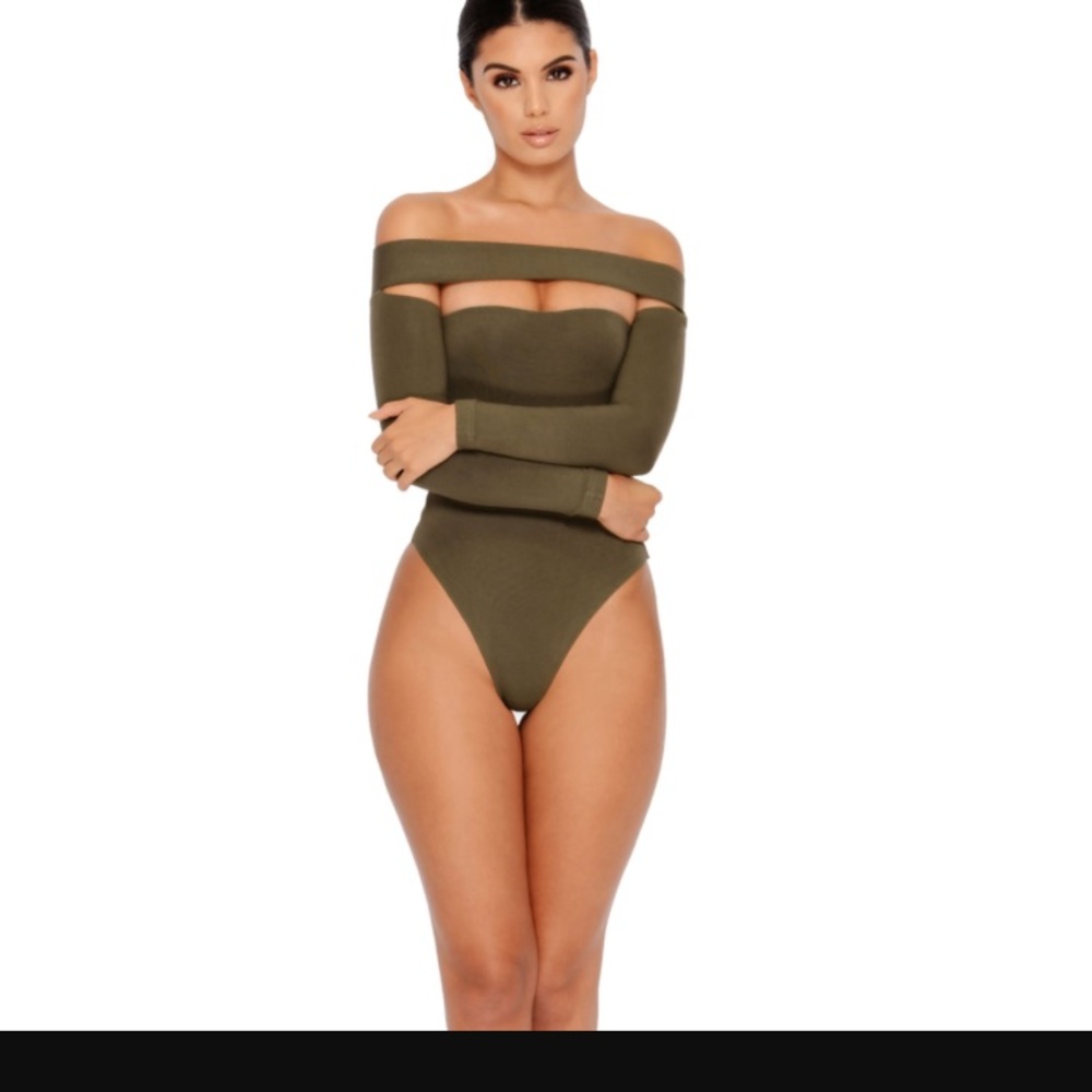 Bodysuit off the shoulder