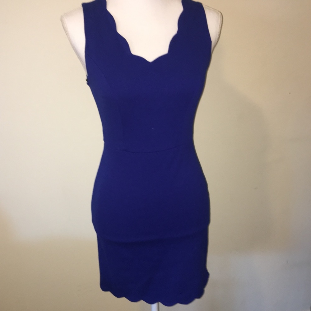 Beautiful blue dress. Perfect for a cocktail