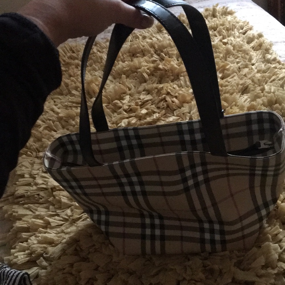 Barley worn Burberry bag - Picture 1 of 5