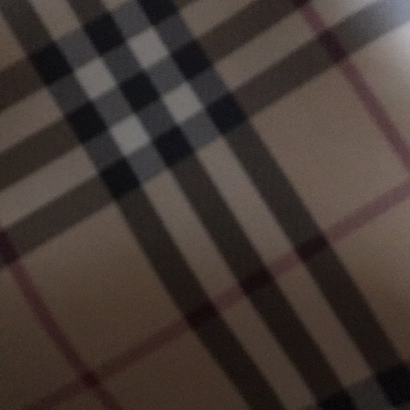 Barley worn Burberry bag - Picture 4 of 5