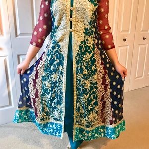 Large Pakistani/ indian/ Bollywood suit/dress