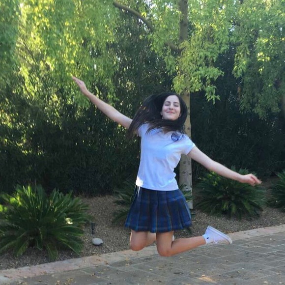 Meet Your Posher, Sophia - Picture 4 of 8