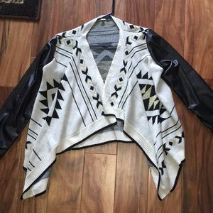 Gianni Bini gorgeous tribal print Jacket