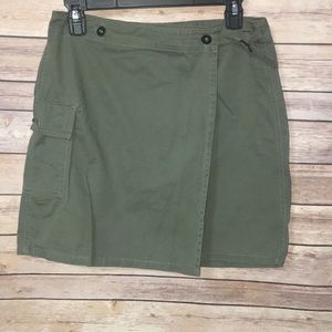 POLO Co. Cute army green cargo skirt