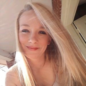 Meet your Posher, Karissa
