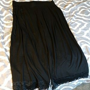 Wide leg cropped trousers