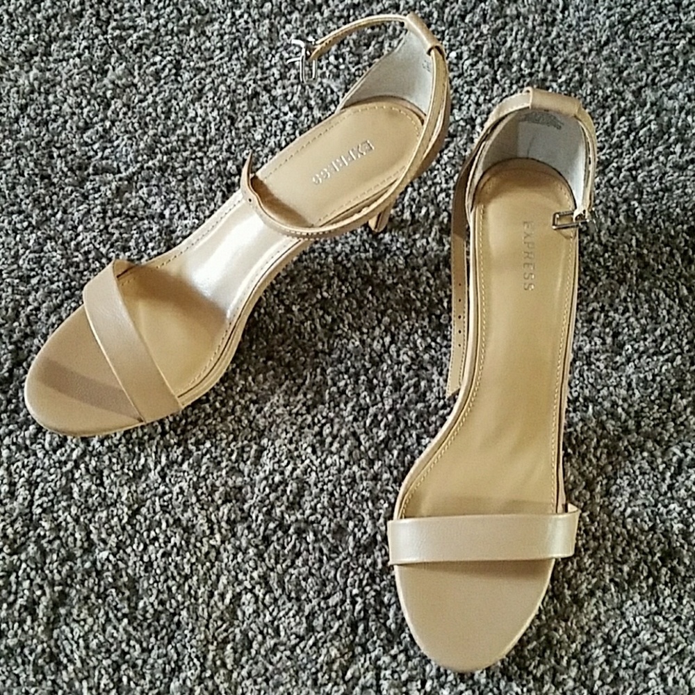 Express strap heels tan nude size 8