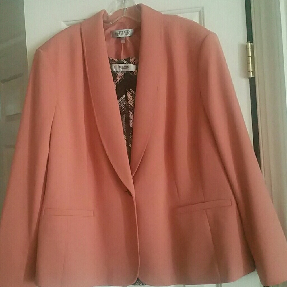 Kasper Suit Jacket Peach color