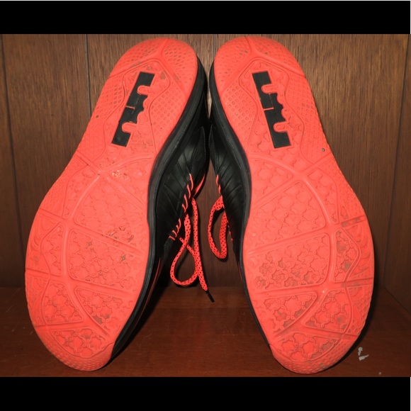 Nike Mens Air Max LeBron X Low - Picture 4 of 5