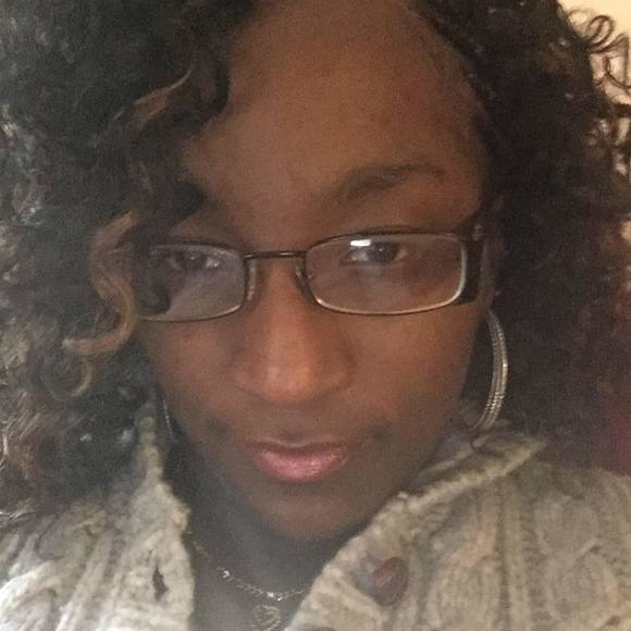 Meet your Posher, Ebony - Picture 1 of 1