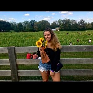 Meet your Posher, Alyson