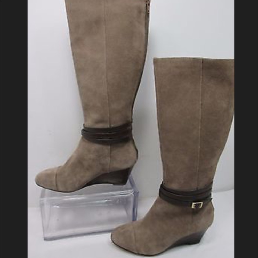 Beautiful Grey/Taupe Suede Knee Boots
