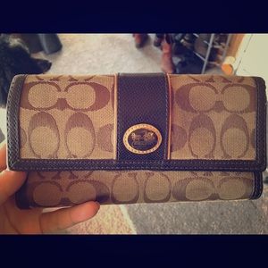 Coach wallet brown