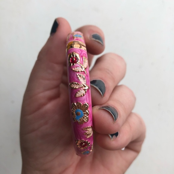Jewelry - Pink floral enameled hinge bangle bracelet