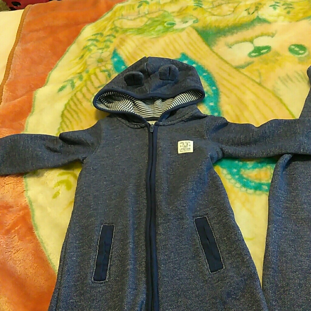 Twins 18m carters 1pc. w/cute bear ears. Very warm