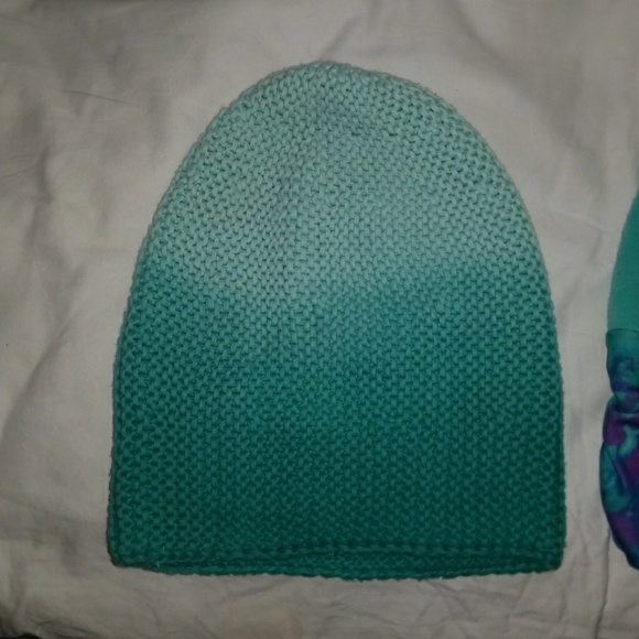 Ombre Beanie - Picture 1 of 2