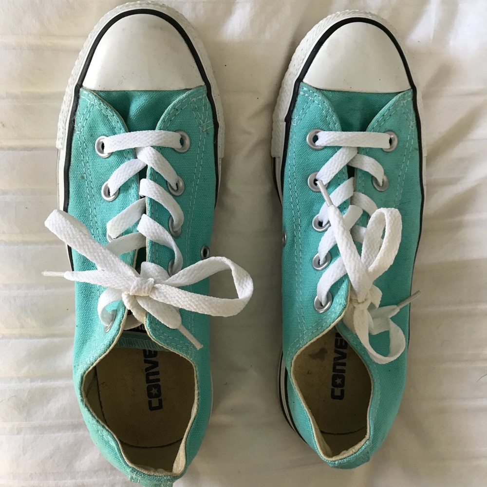 Tiffany blue size 6 converse