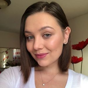 Meet your Posher, Yuliana