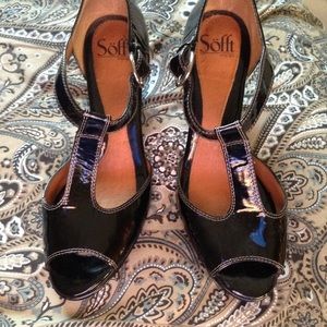 Sofft black heeled sandals