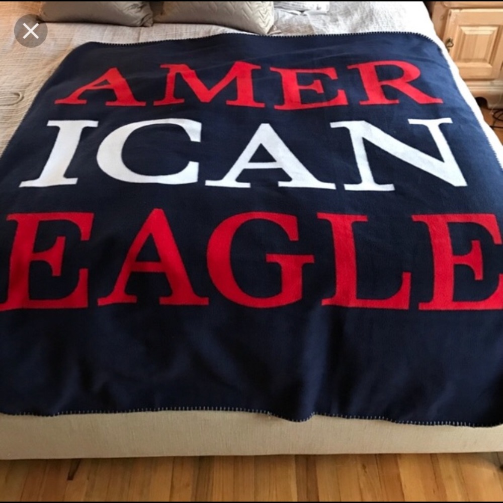 AMERICAN EAGLE FLEECE THROW BLANKET