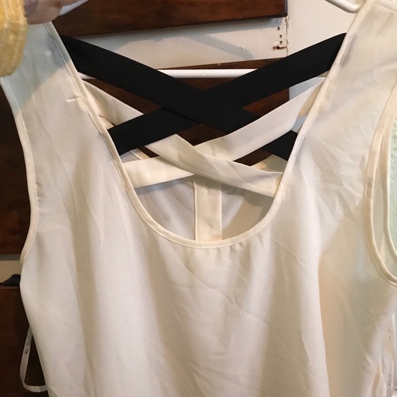 Blouse - Picture 2 of 3