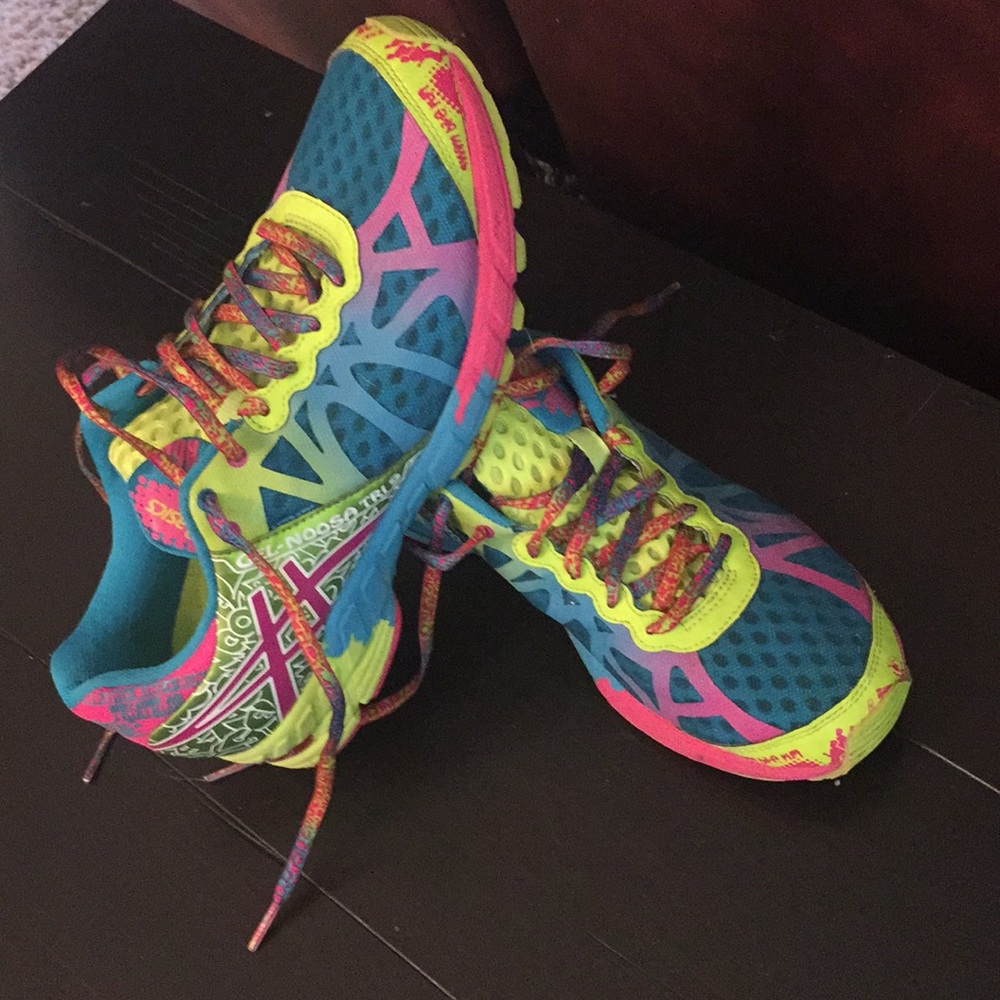 Women ASICS gel noosa tri9