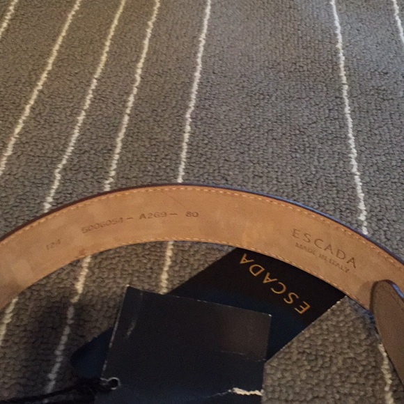 BNWT Escada belt size 80 in color Savannah. main image 4