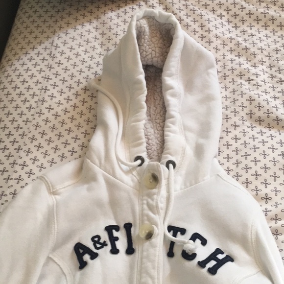 Abercrombie and Fitch - Picture 1 of 4