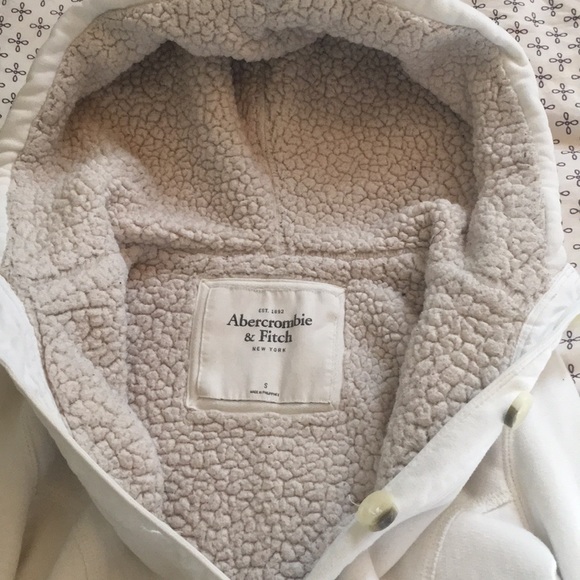 Abercrombie and Fitch - Picture 4 of 4