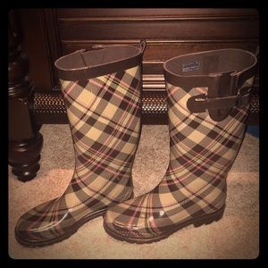 Brown and Pink Rainboots!