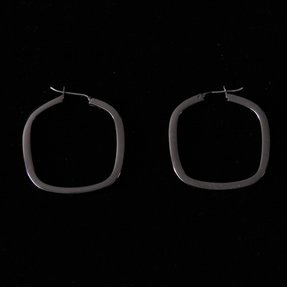 NWT gun metal pin catch hoop earring NYCOE36 - Picture 5 of 5