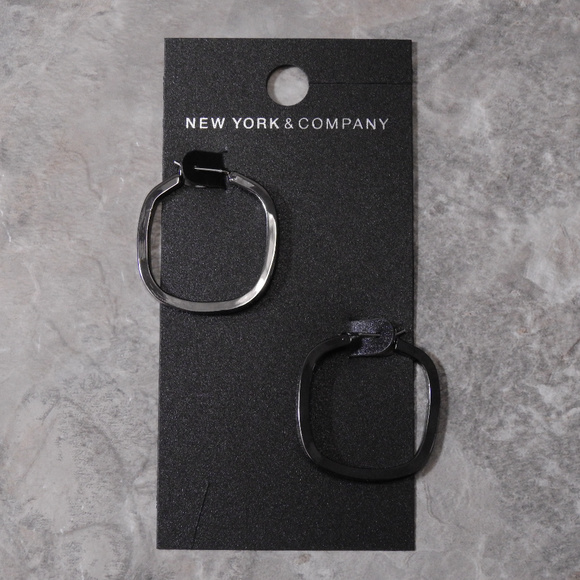 New York & Company Jewelry - NWT gun metal pin catch hoop earring NYCOE36
