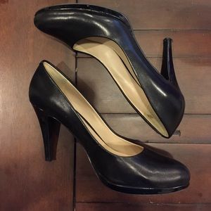 Nine West Black Leather Pumps