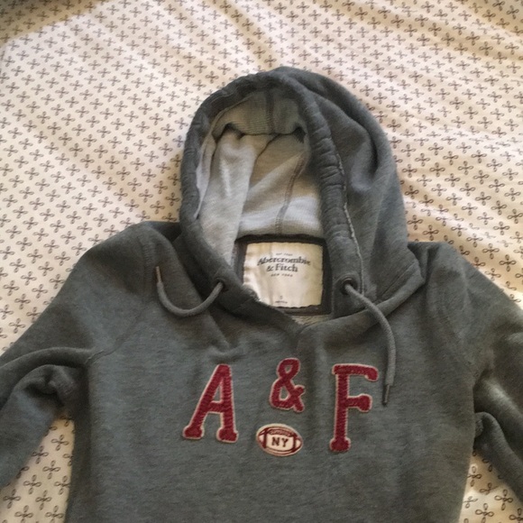abercrombie and fitch - Picture 1 of 3
