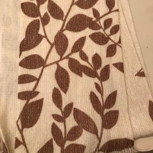 Fashion scarf with brown glitter leaf / flowers