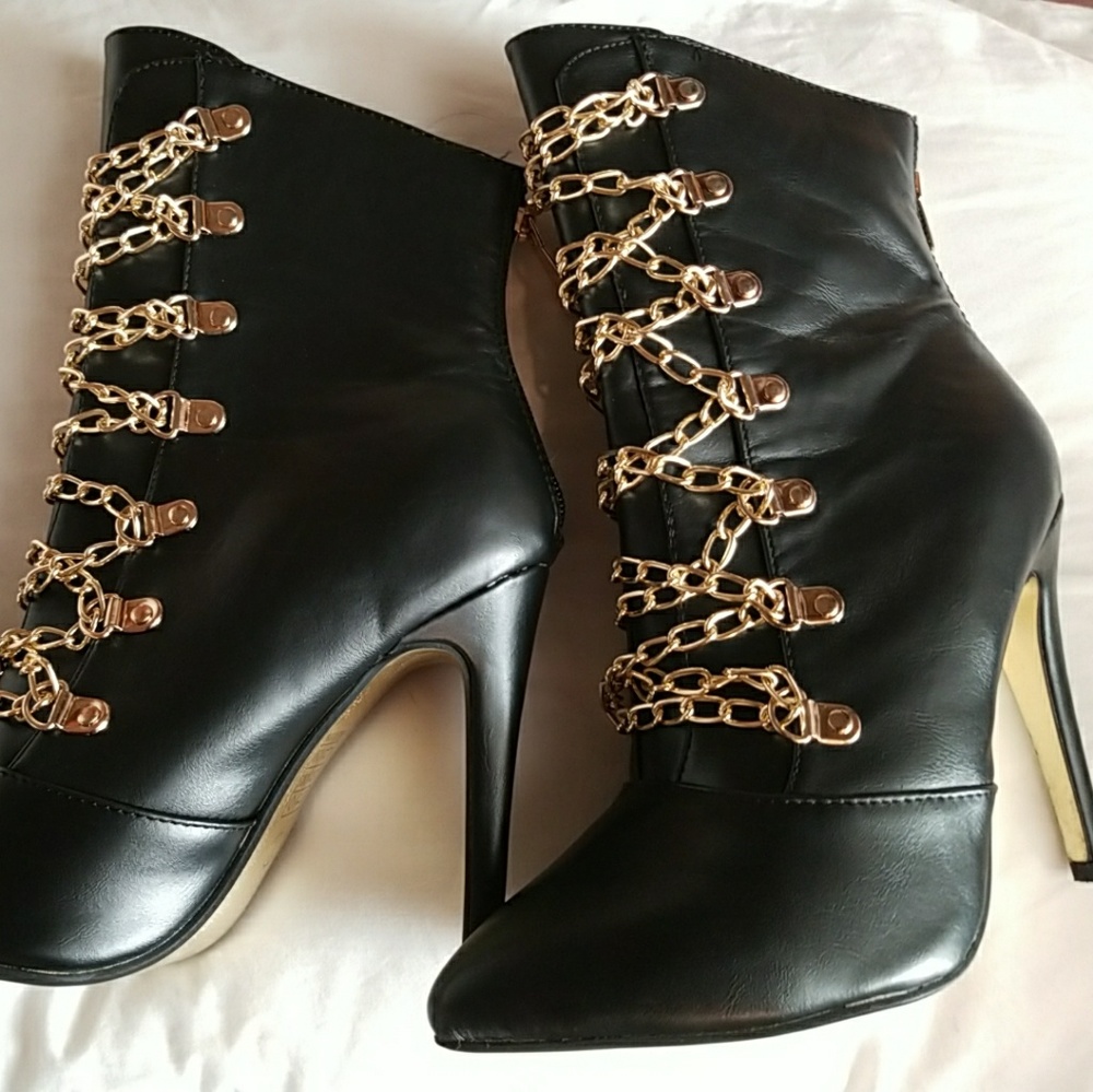 Cape Robbin, Ankel Booties with Gold Chains, Still